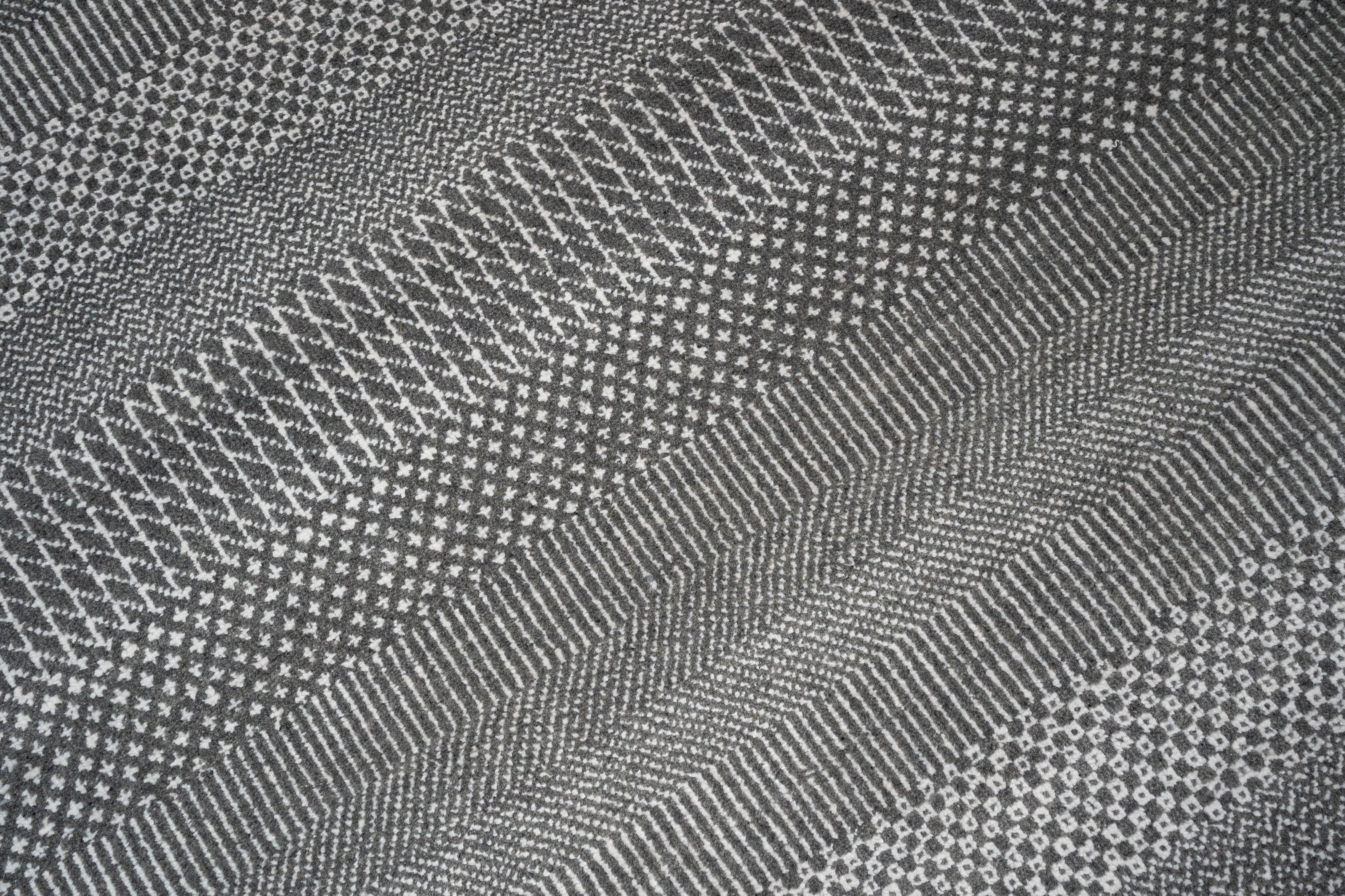 Handknotted Carpet, DIA - 1192 MCN, Grey & White